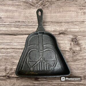 Disney Star Wars  Darth Vader Cast‎ Iron Baking Skillet